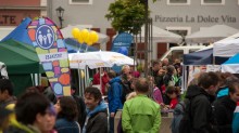 buntes Treiben auf dem Markt